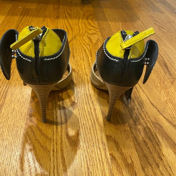 Women's Giuseppe Zanotti Design Vero Cuoio Heels - Picture 5 of 8